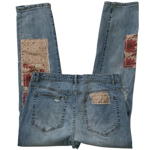 Tru Luxe Jeans Womens 8 Mid Rise Distressed Floral Patchwork Stretch Streetwear - Picture 6 of 13